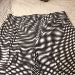 Capri worn 1 time. Chico’s So Slimming lone.